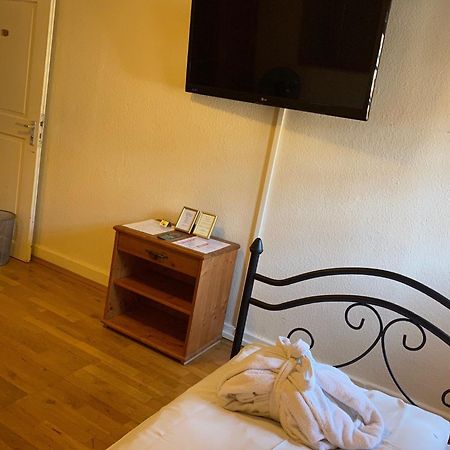 Hotel Gasthaus Schuetzen Freiburg im Breisgau Kamer foto
