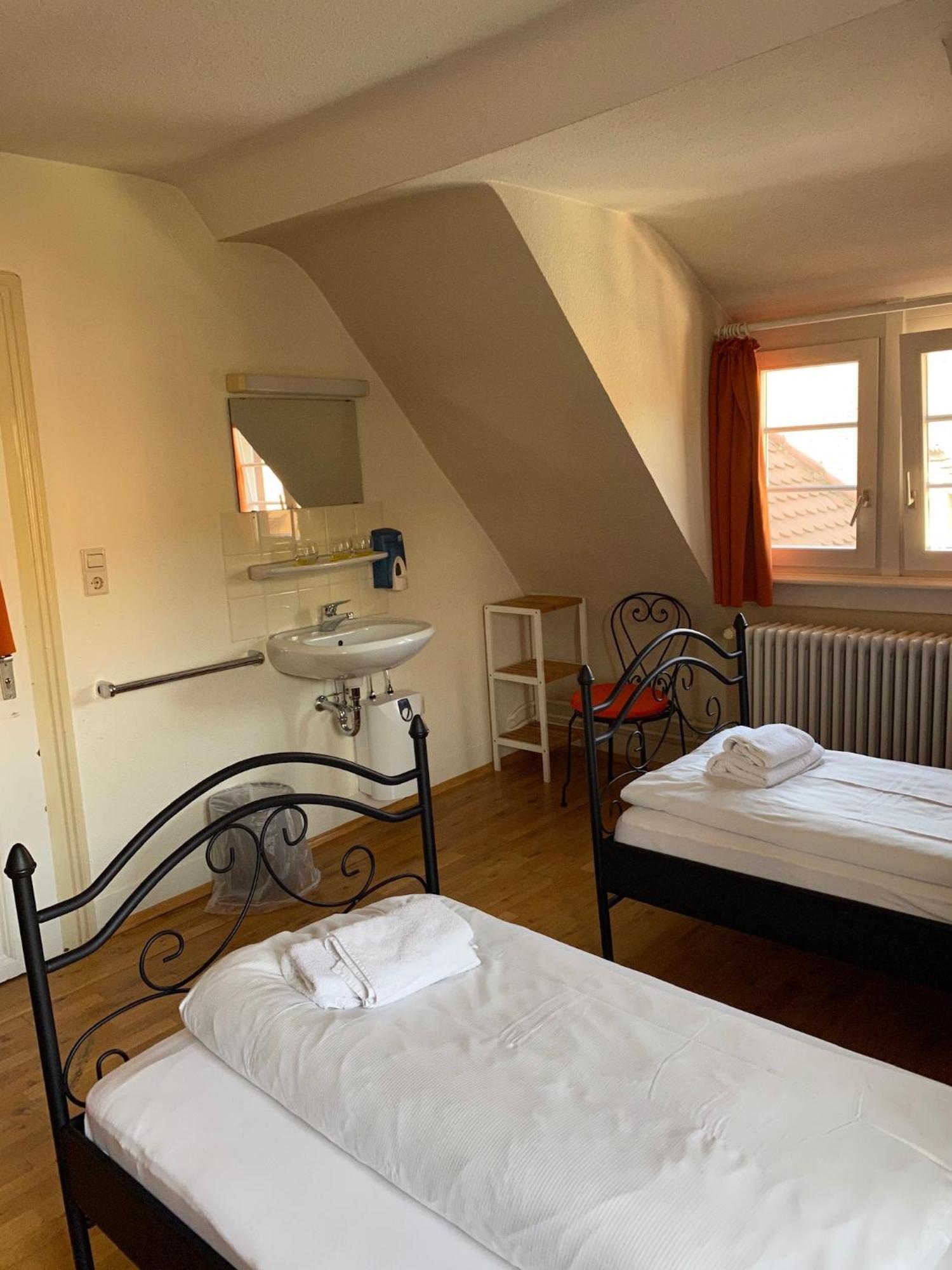 Hotel Gasthaus Schuetzen Freiburg im Breisgau Kamer foto