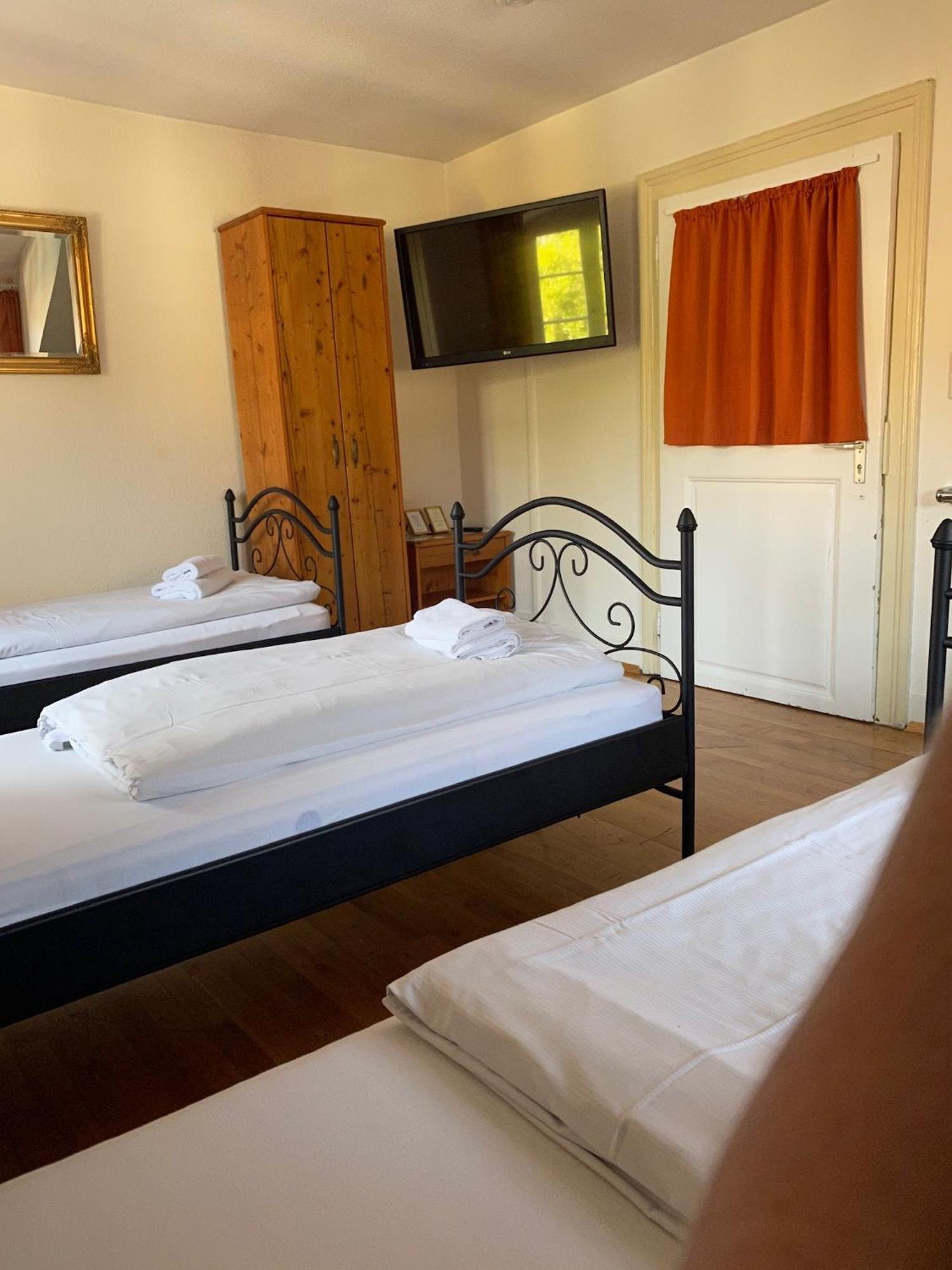 Hotel Gasthaus Schuetzen Freiburg im Breisgau Kamer foto