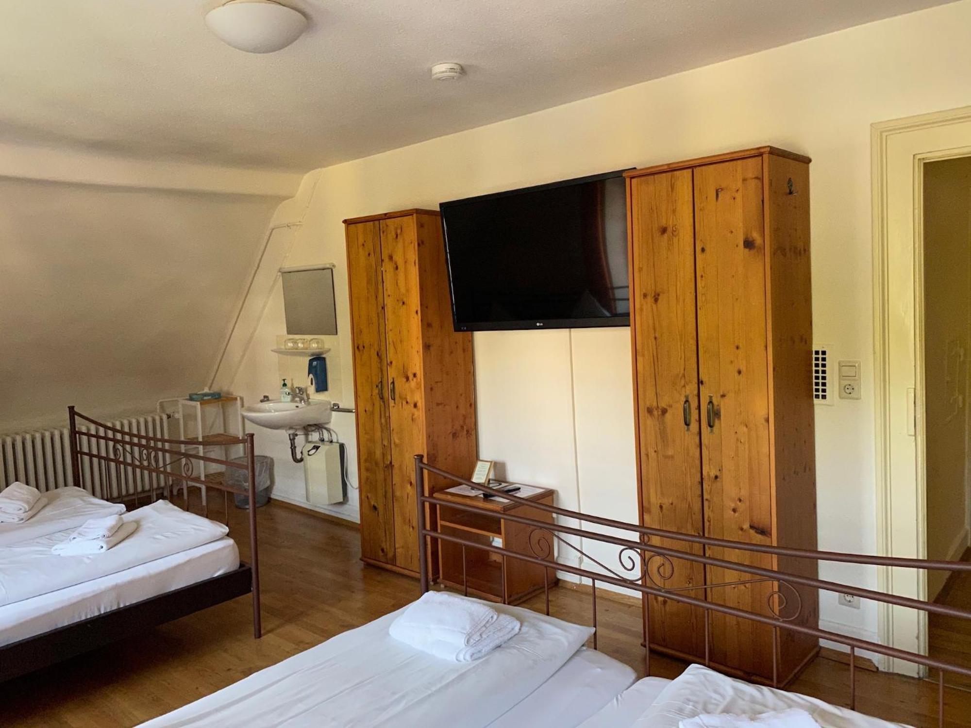 Hotel Gasthaus Schuetzen Freiburg im Breisgau Kamer foto