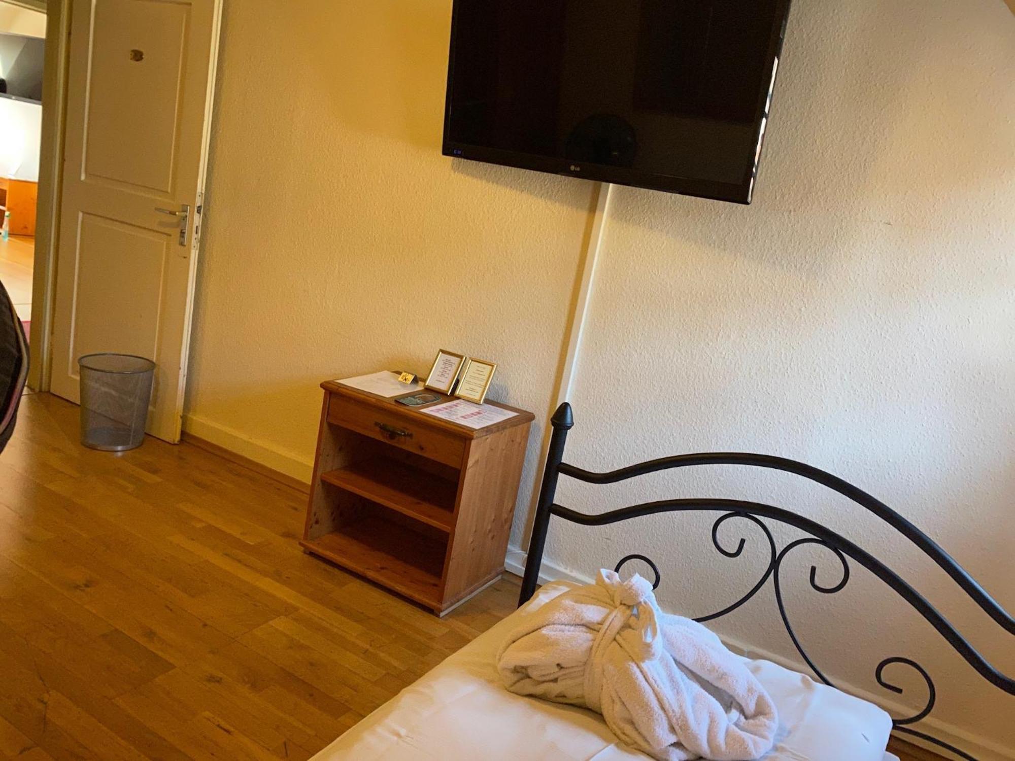 Hotel Gasthaus Schuetzen Freiburg im Breisgau Kamer foto